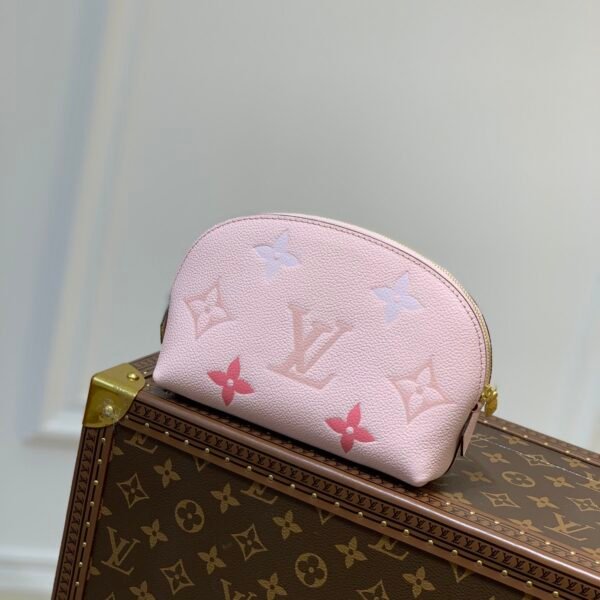 Louis Vuitton Cosmetic Bag-19*12*6CM