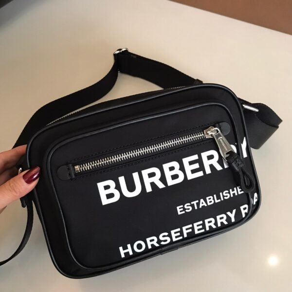 Burberry Crossbody Handbag-22*16*7CM
