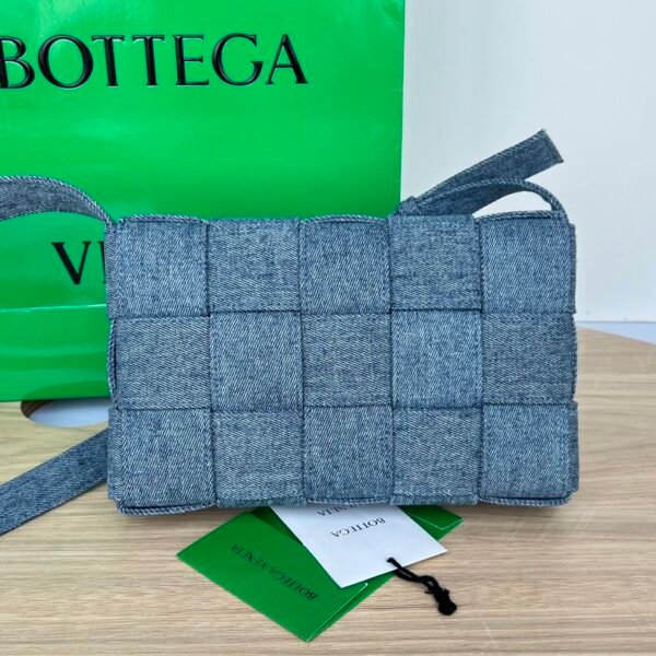 Bottega Veneta Cassette Bag-23x15x6CM