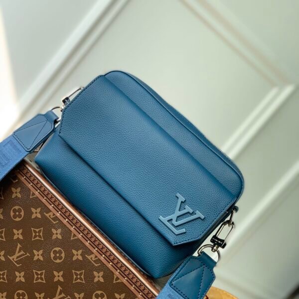 Louis Vuitton Fastline Messenger Bag-23.5 x 18 x 7CM