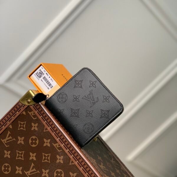 Louis Vuitton Wallet-M81558-11.5 x 10.5 x 2CM
